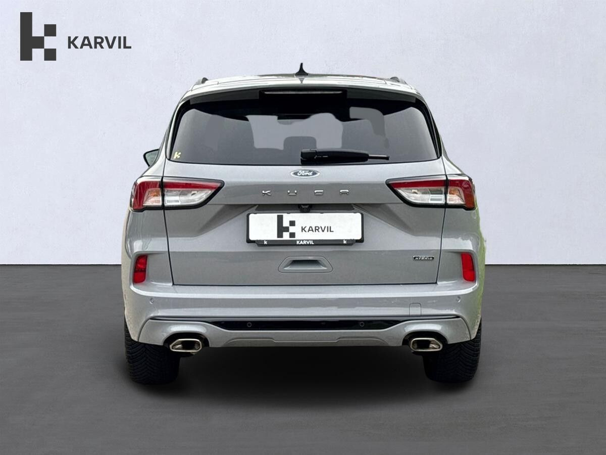 Grå Ford Kuga fra 2024