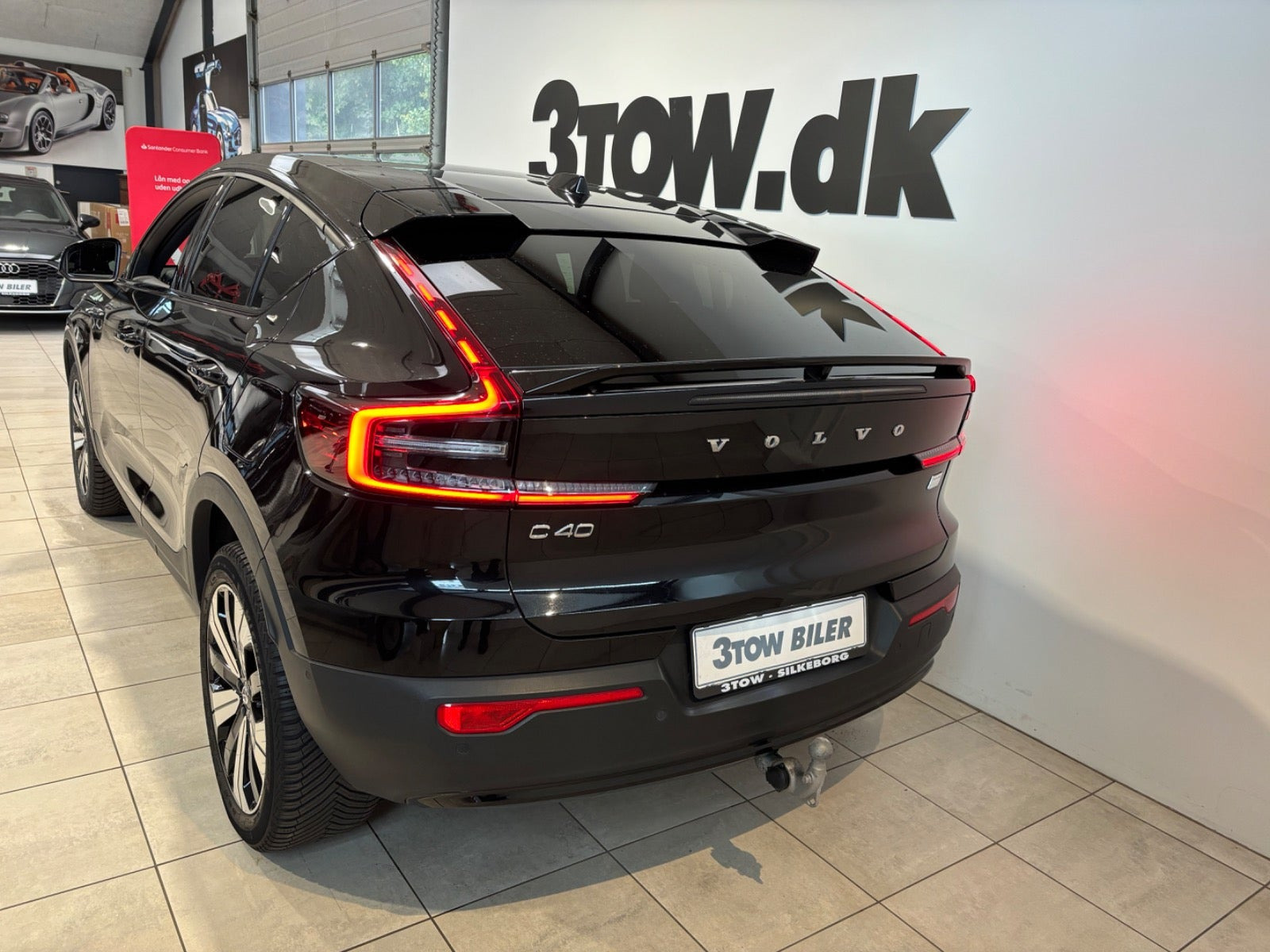 Sort Volvo C40 fra 2023