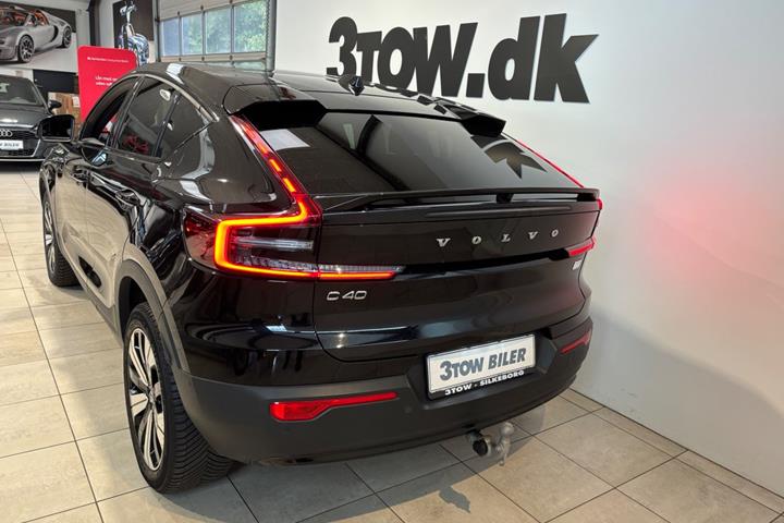 Sort Volvo C40 fra 2023