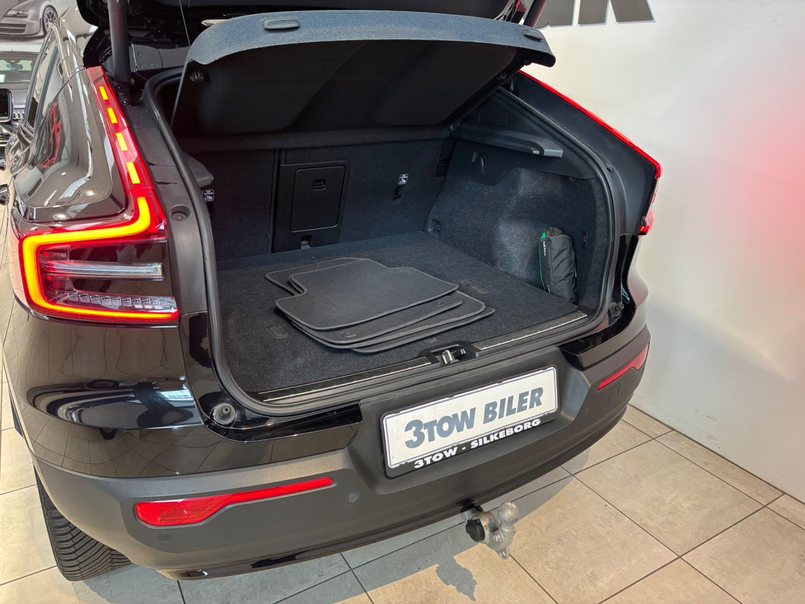Sort Volvo C40 fra 2023