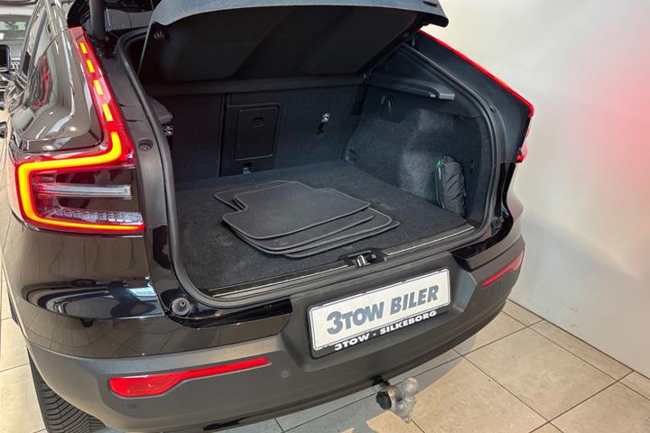 Sort Volvo C40 fra 2023