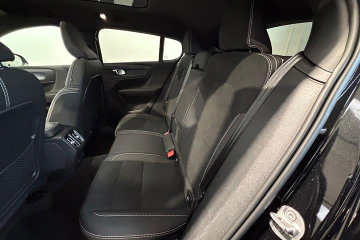 Sort Volvo C40 fra 2023