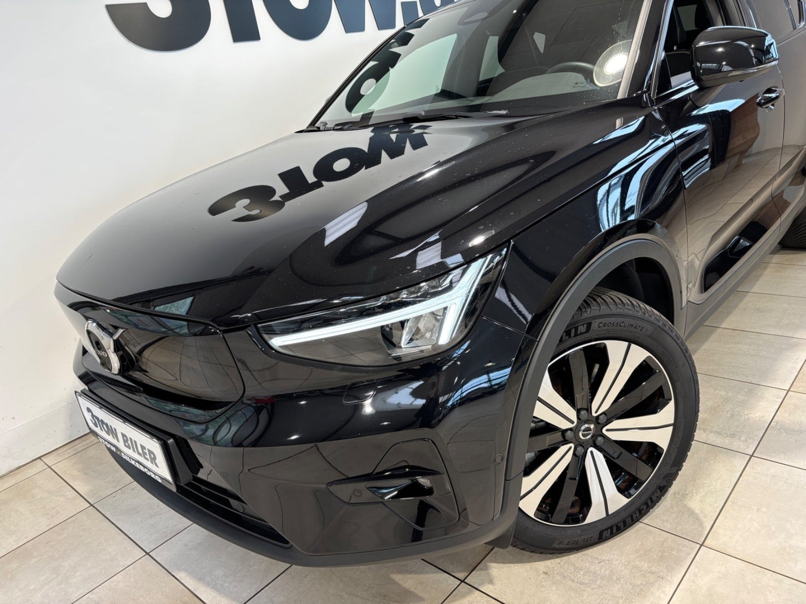 Sort Volvo C40 fra 2023