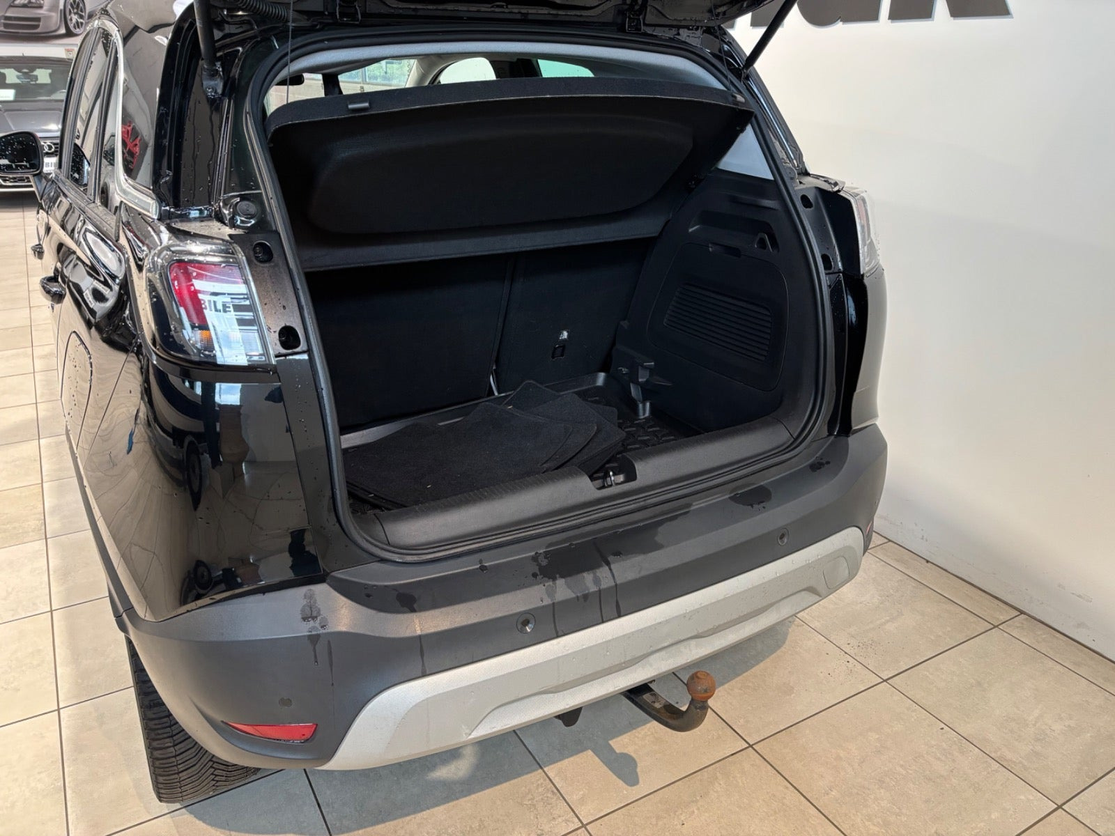 Sort Opel Crossland fra 2021