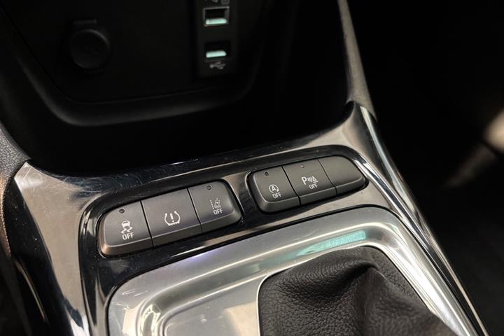 Sort Opel Crossland fra 2021