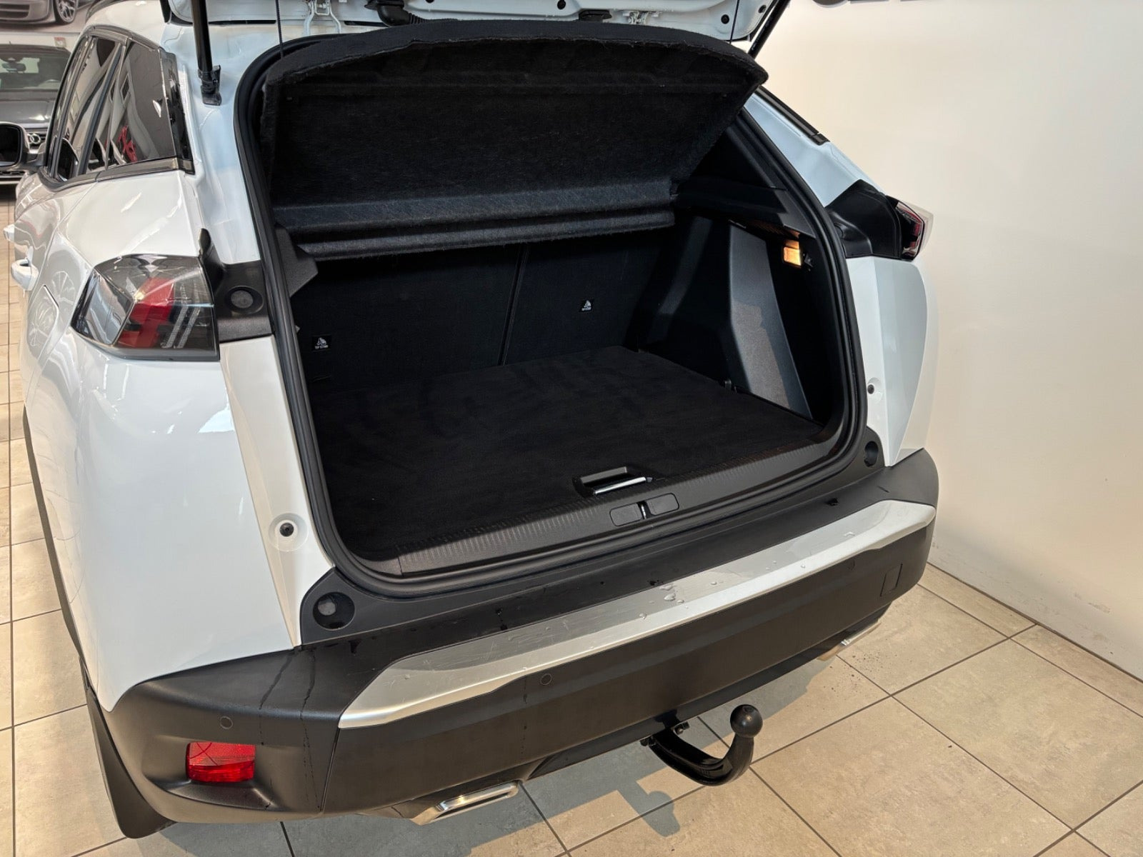 Hvid Peugeot 2008 fra 2021