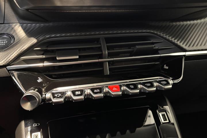 Hvid Peugeot 2008 fra 2021