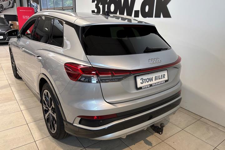 Sølv Audi Q4 e-tron fra 2023
