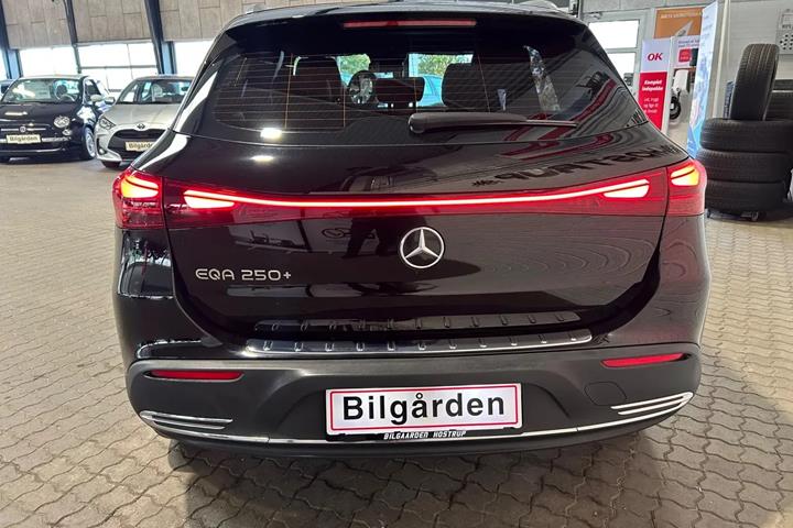 Sort Mercedes EQA250+ fra 2024