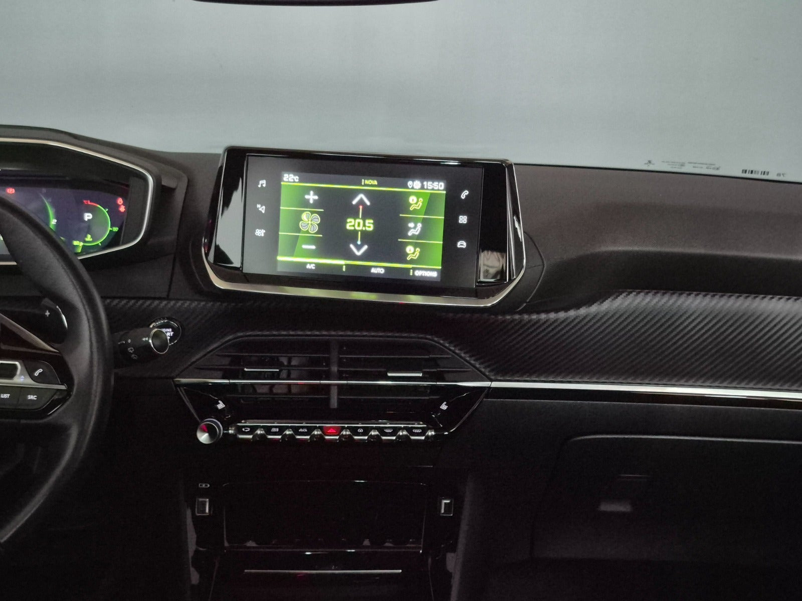 Blå Peugeot 208 fra 2020