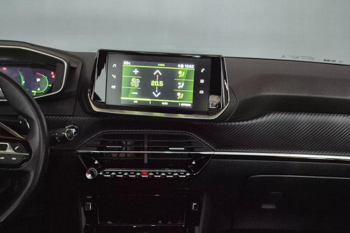 Blå Peugeot 208 fra 2020
