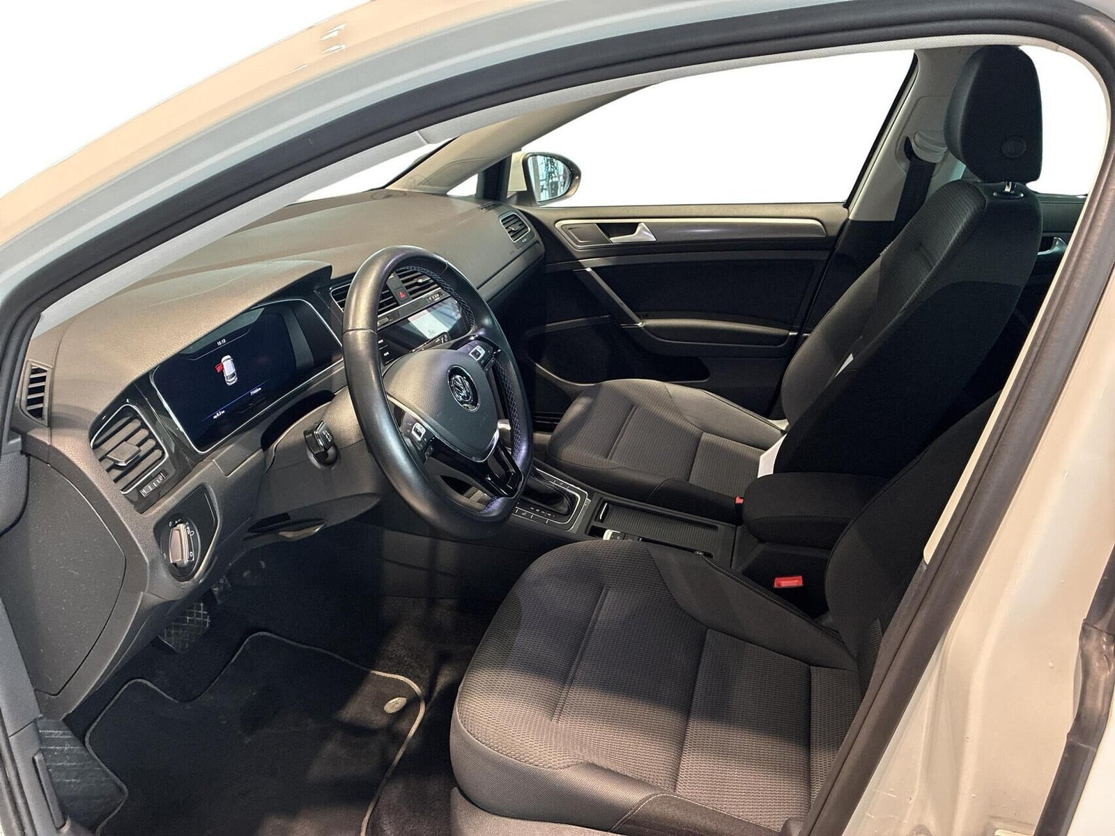 Hvid VW e-Golf VII fra 2019
