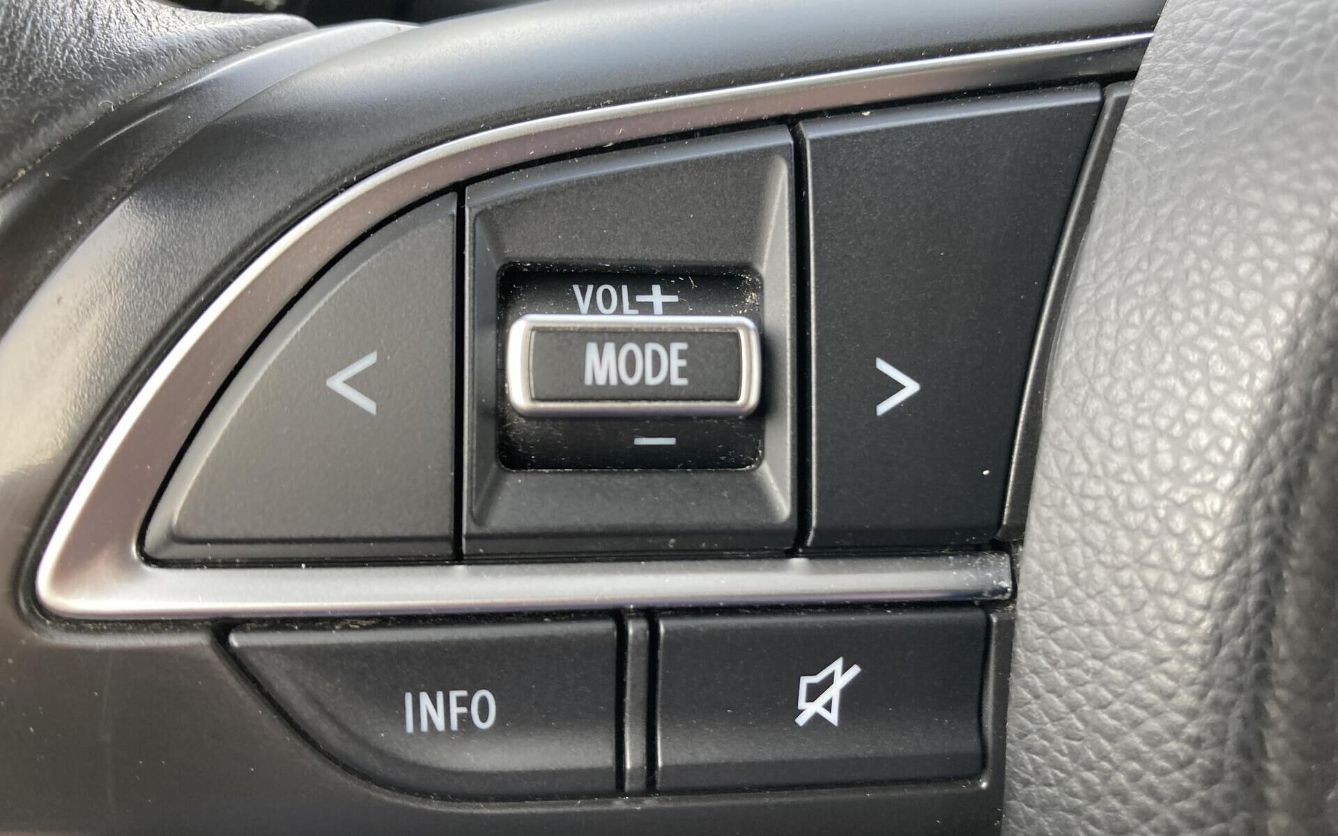 Blå Suzuki Swift fra 2020