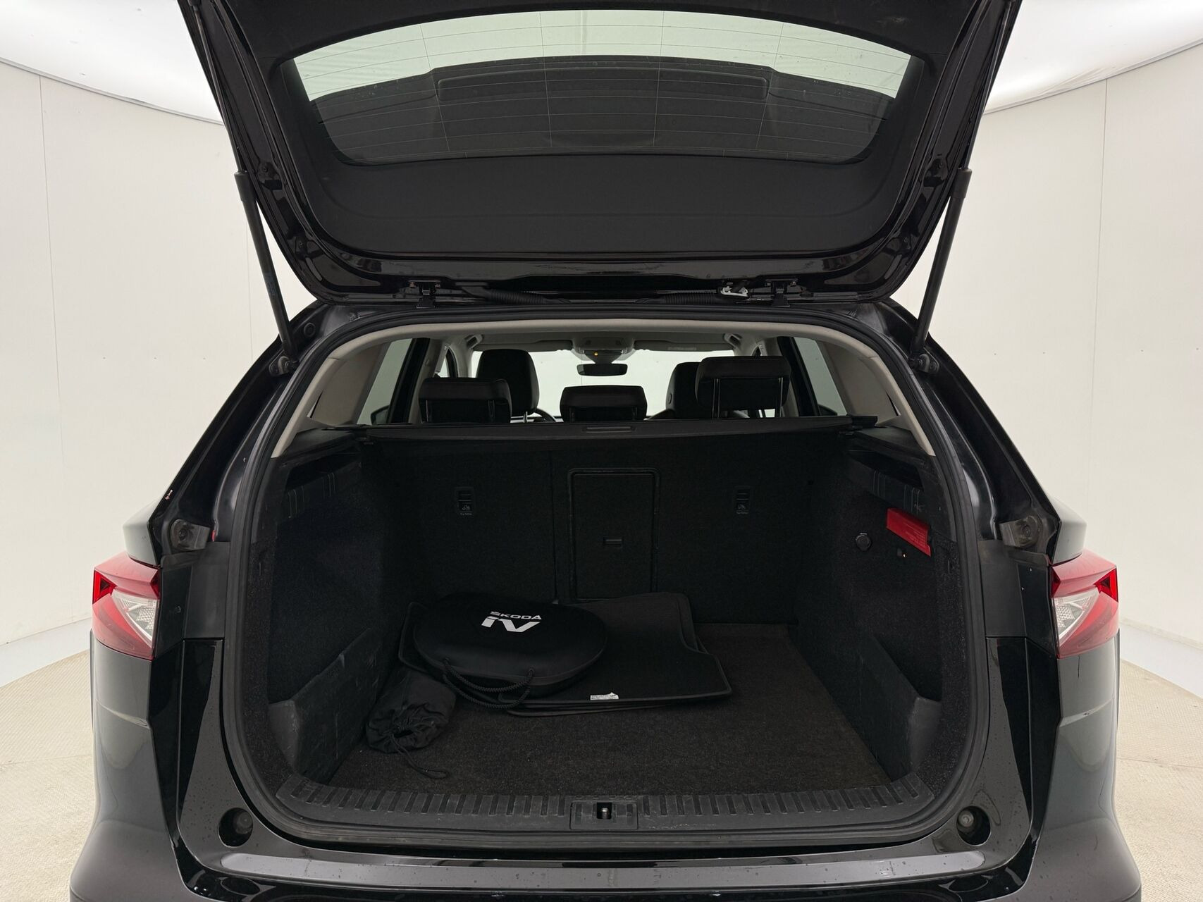 Sort Skoda Enyaq fra 2022