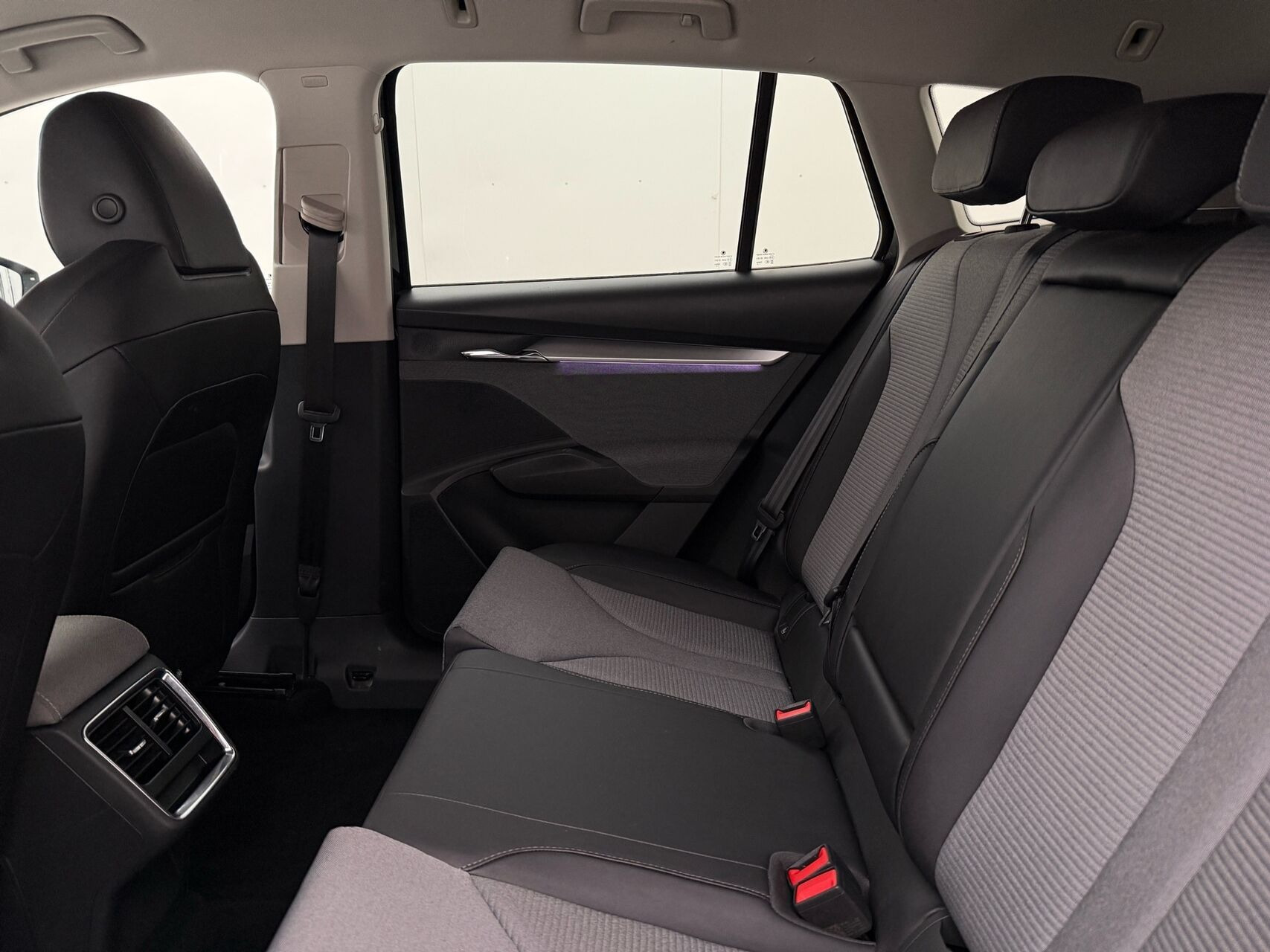Sort Skoda Enyaq fra 2022