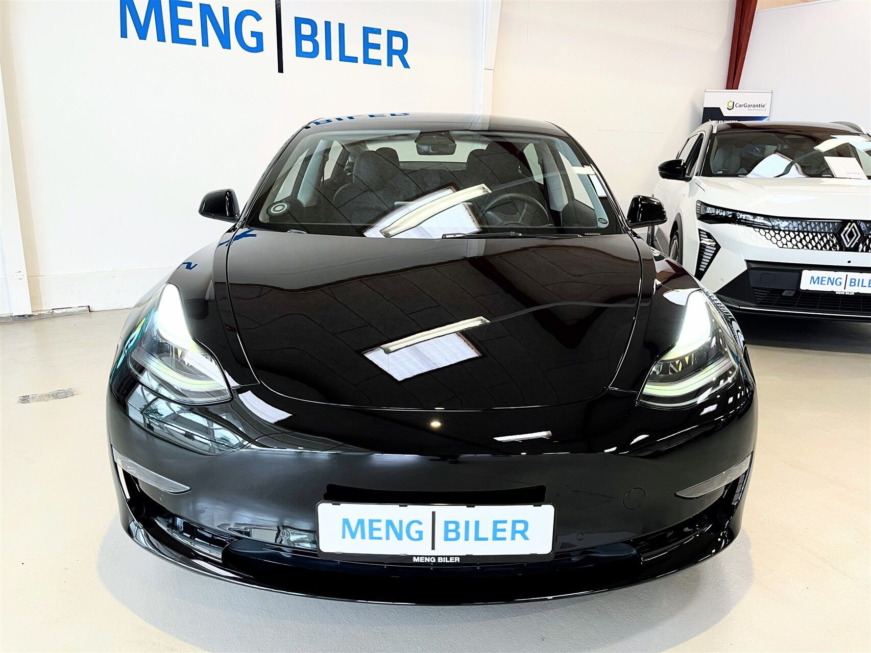 Sort Tesla Model 3 fra 2021