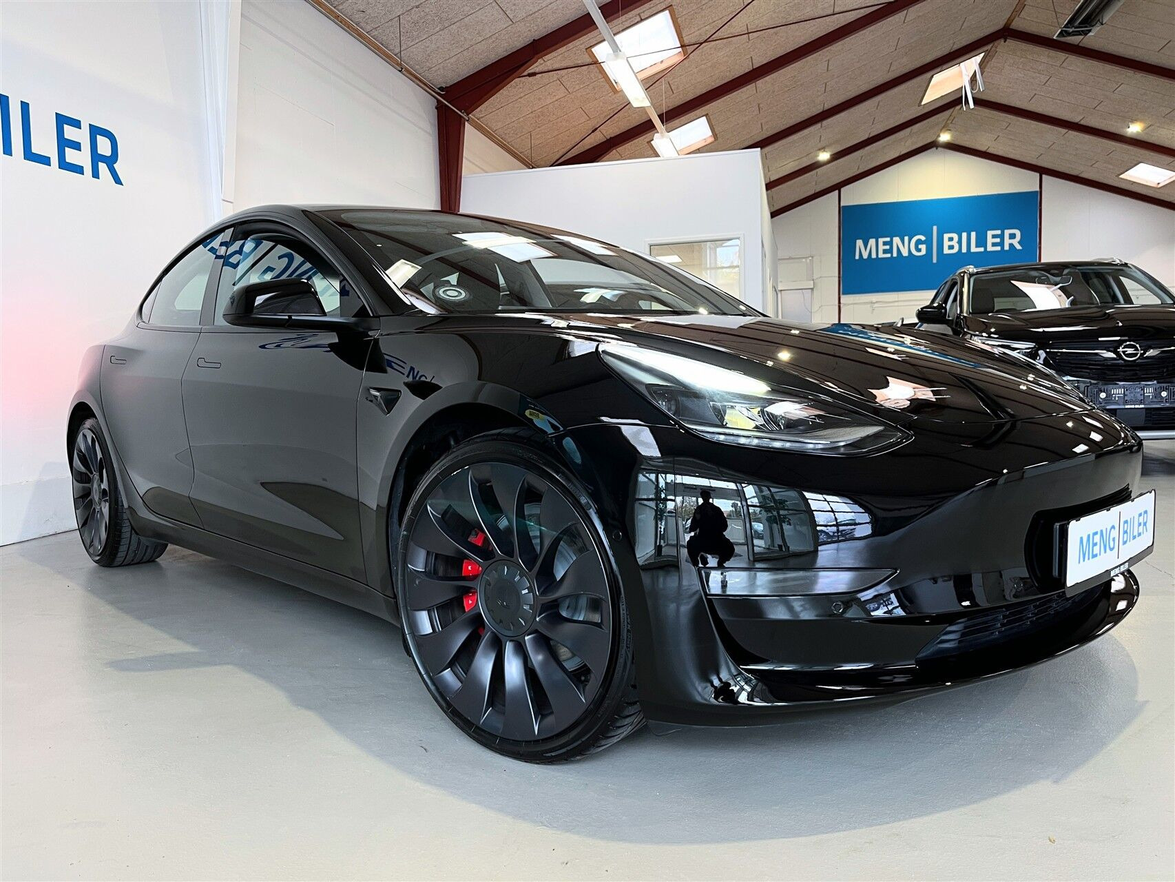 Sort Tesla Model 3 fra 2021
