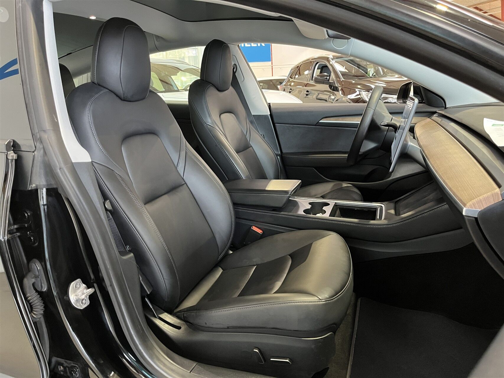 Sort Tesla Model 3 fra 2021