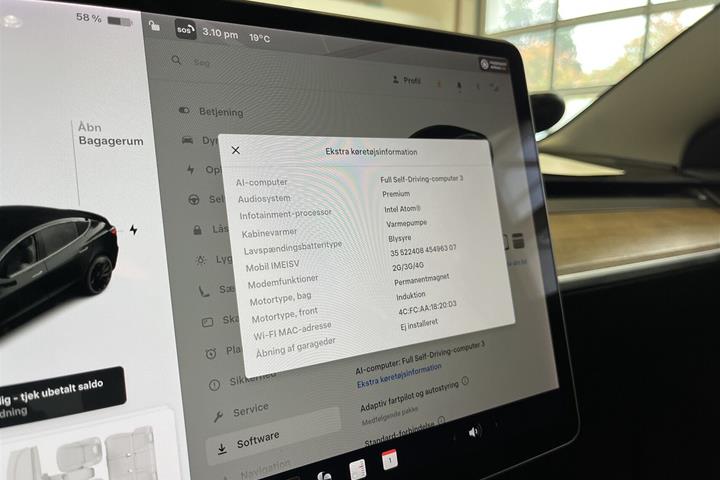 Sort Tesla Model 3 fra 2021