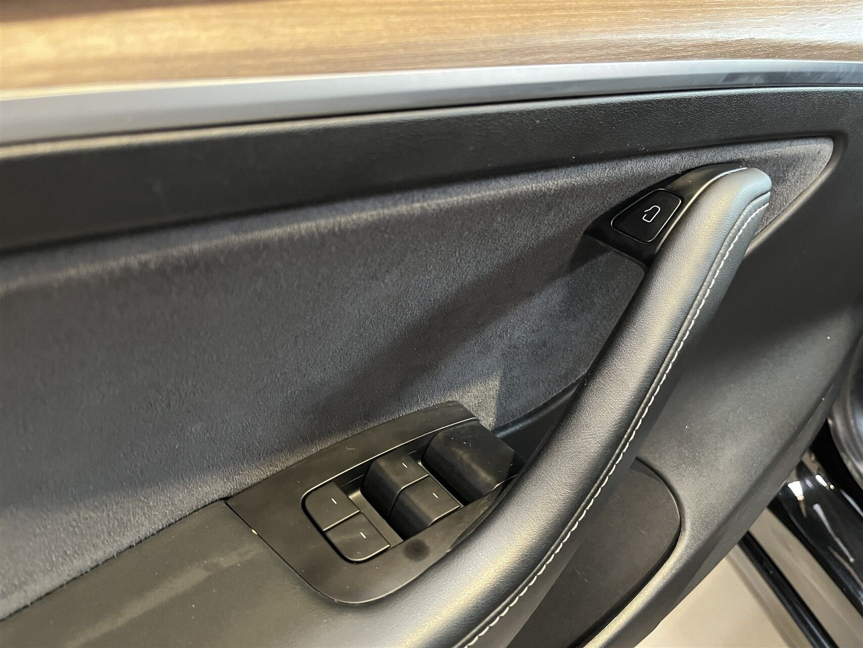 Sort Tesla Model 3 fra 2021