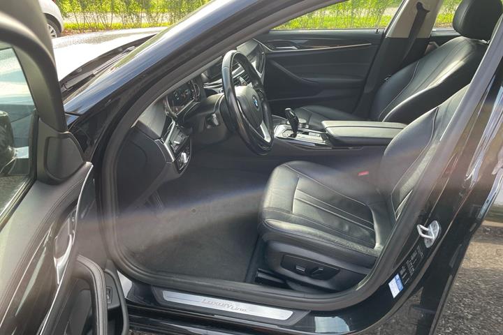 Sort BMW 520d fra 2018