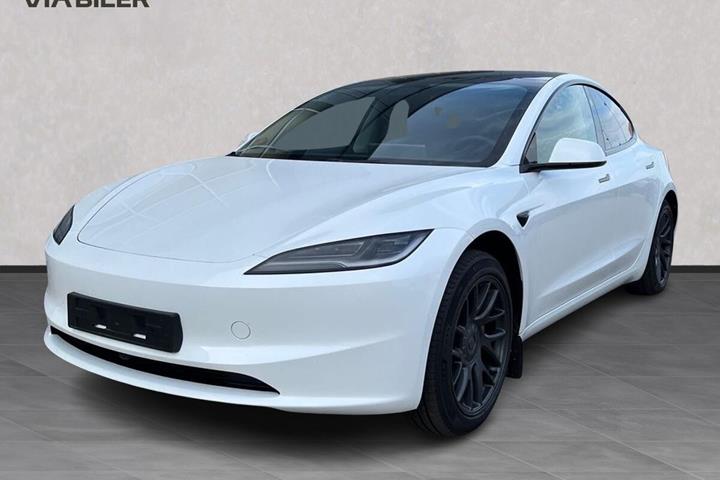 Hvid Tesla Model 3 fra 2025