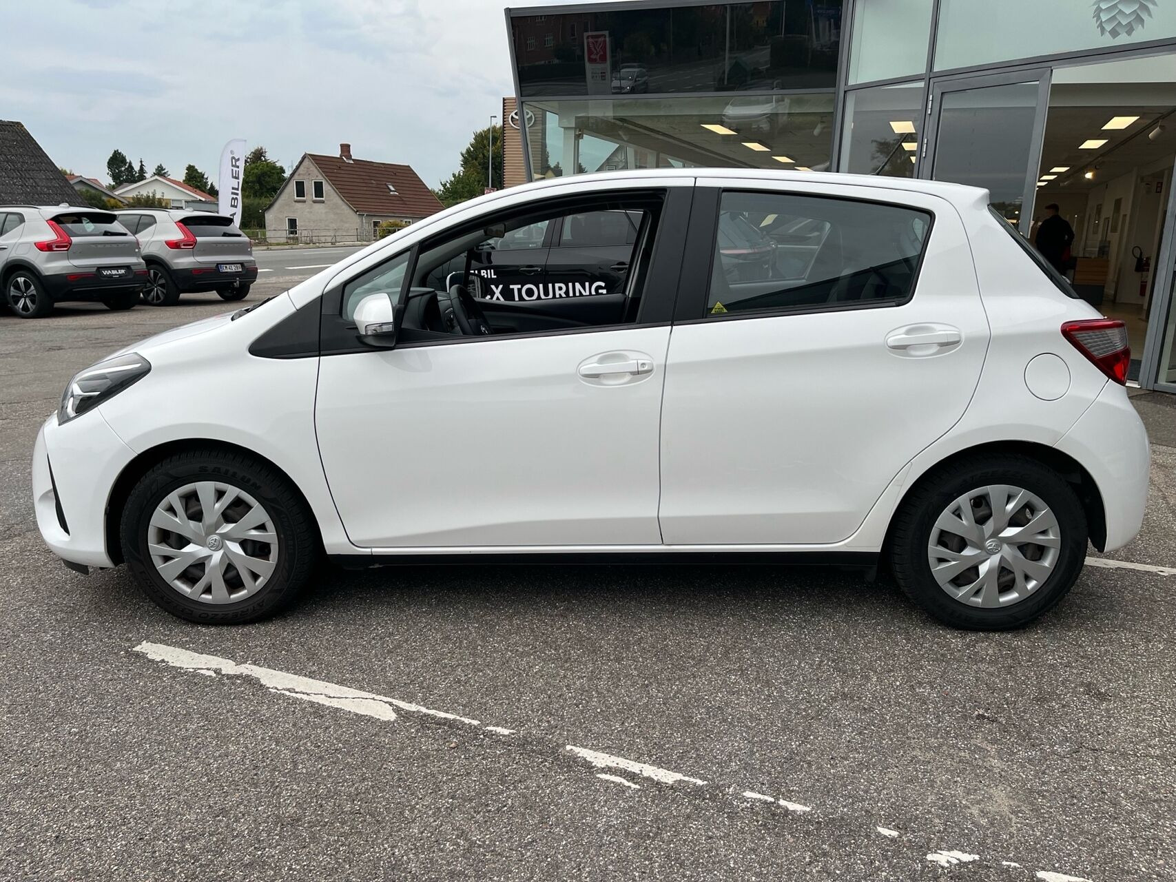 Hvid Toyota Yaris fra 2019