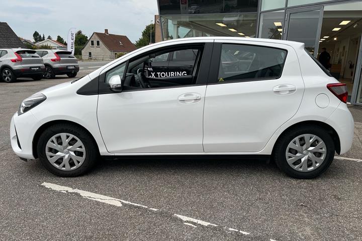 Hvid Toyota Yaris fra 2019