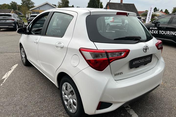 Hvid Toyota Yaris fra 2019