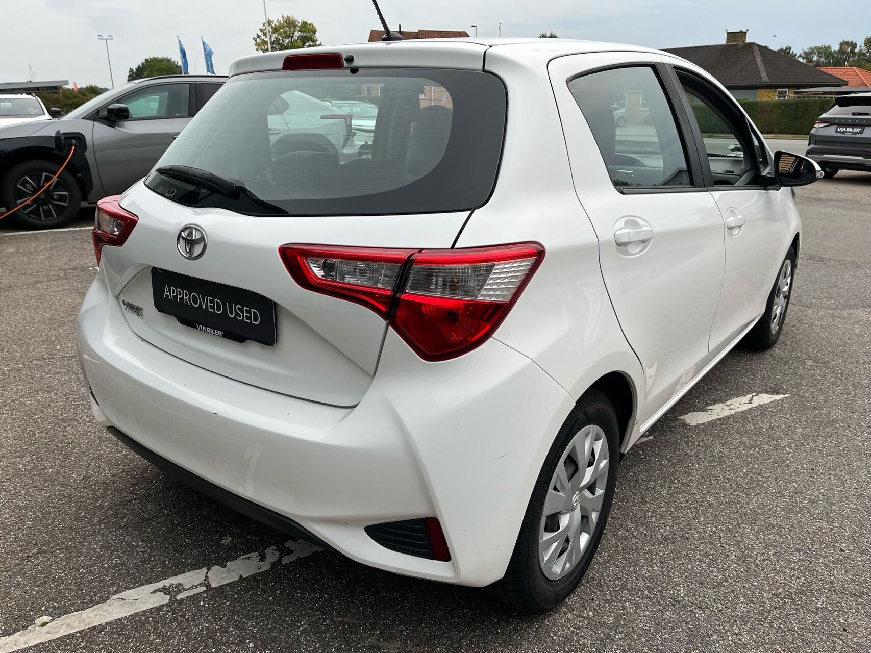 Hvid Toyota Yaris fra 2019