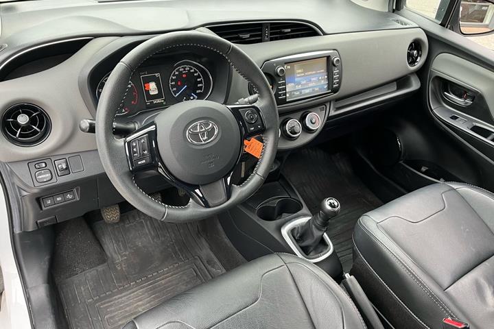 Hvid Toyota Yaris fra 2019
