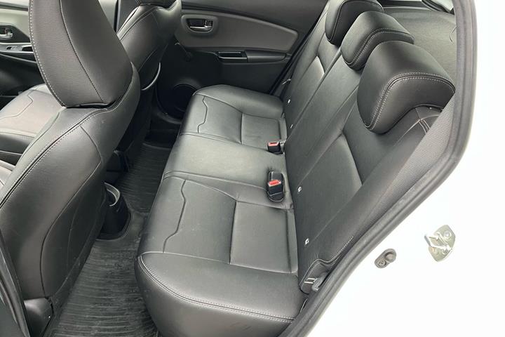 Hvid Toyota Yaris fra 2019
