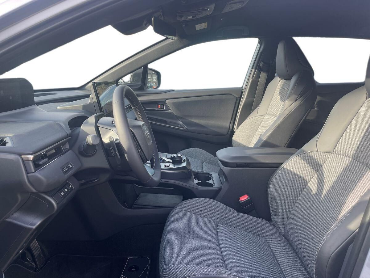 Sølv Toyota bZ4X Touring fra 2026