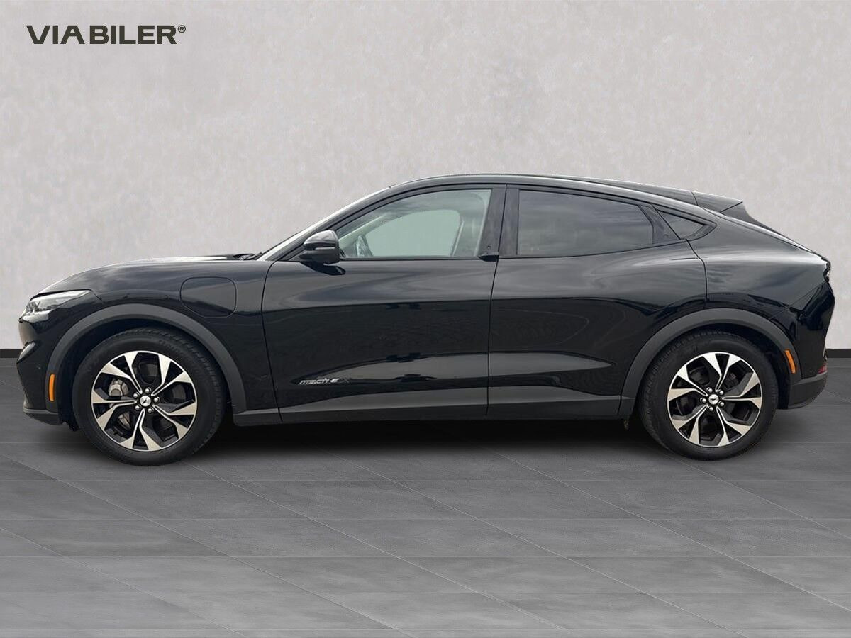 Sort Ford Mustang Mach-E fra 2021