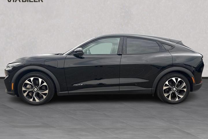 Sort Ford Mustang Mach-E fra 2021