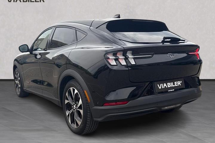Sort Ford Mustang Mach-E fra 2021