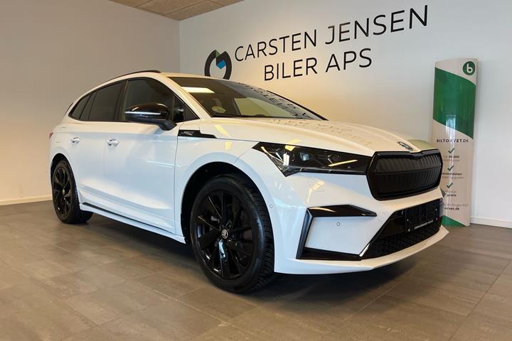 Hvid Skoda Enyaq fra 2023