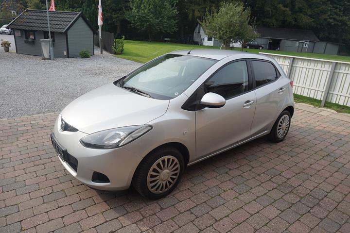 Sølv Mazda 2 fra 2009