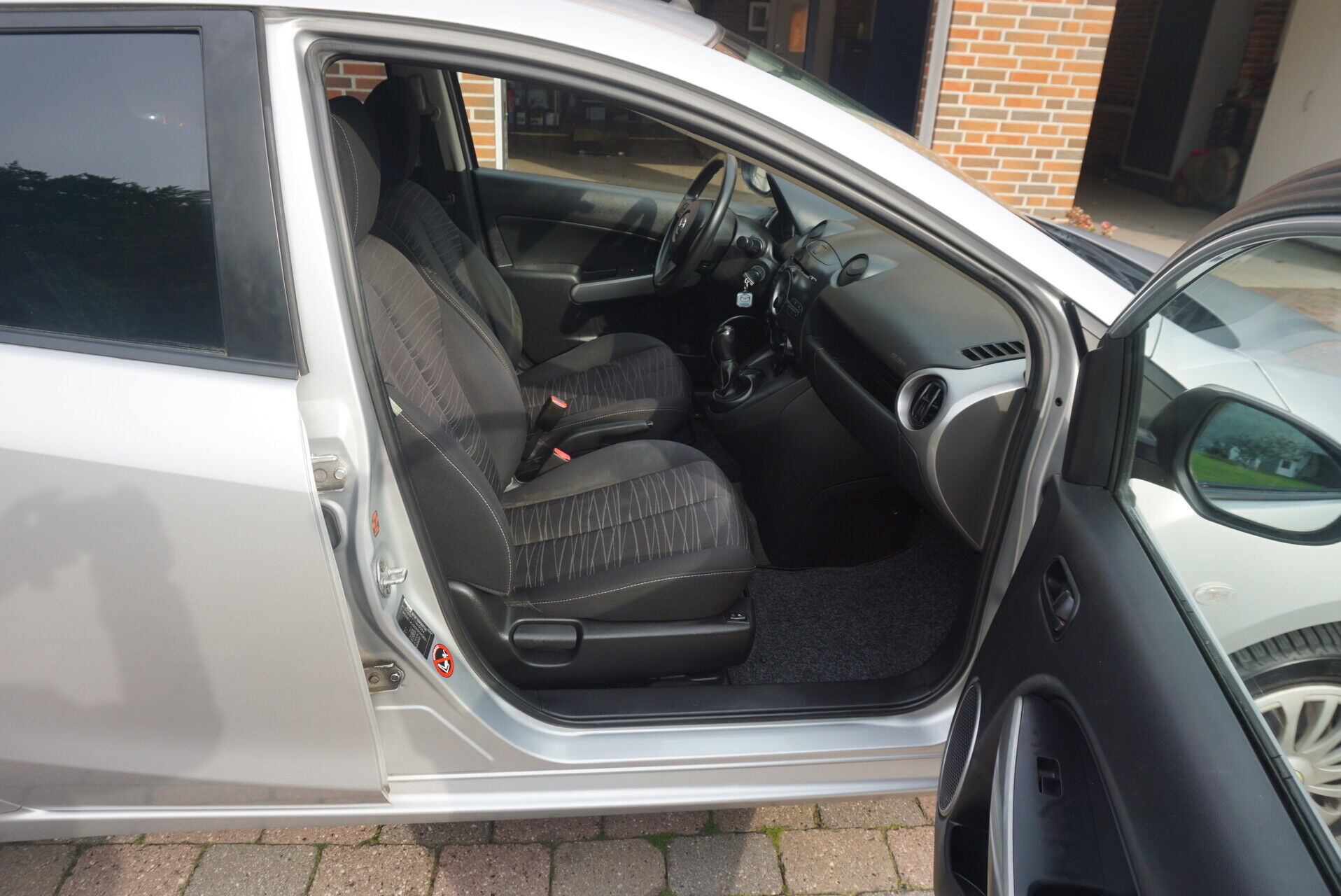 Sølv Mazda 2 fra 2009