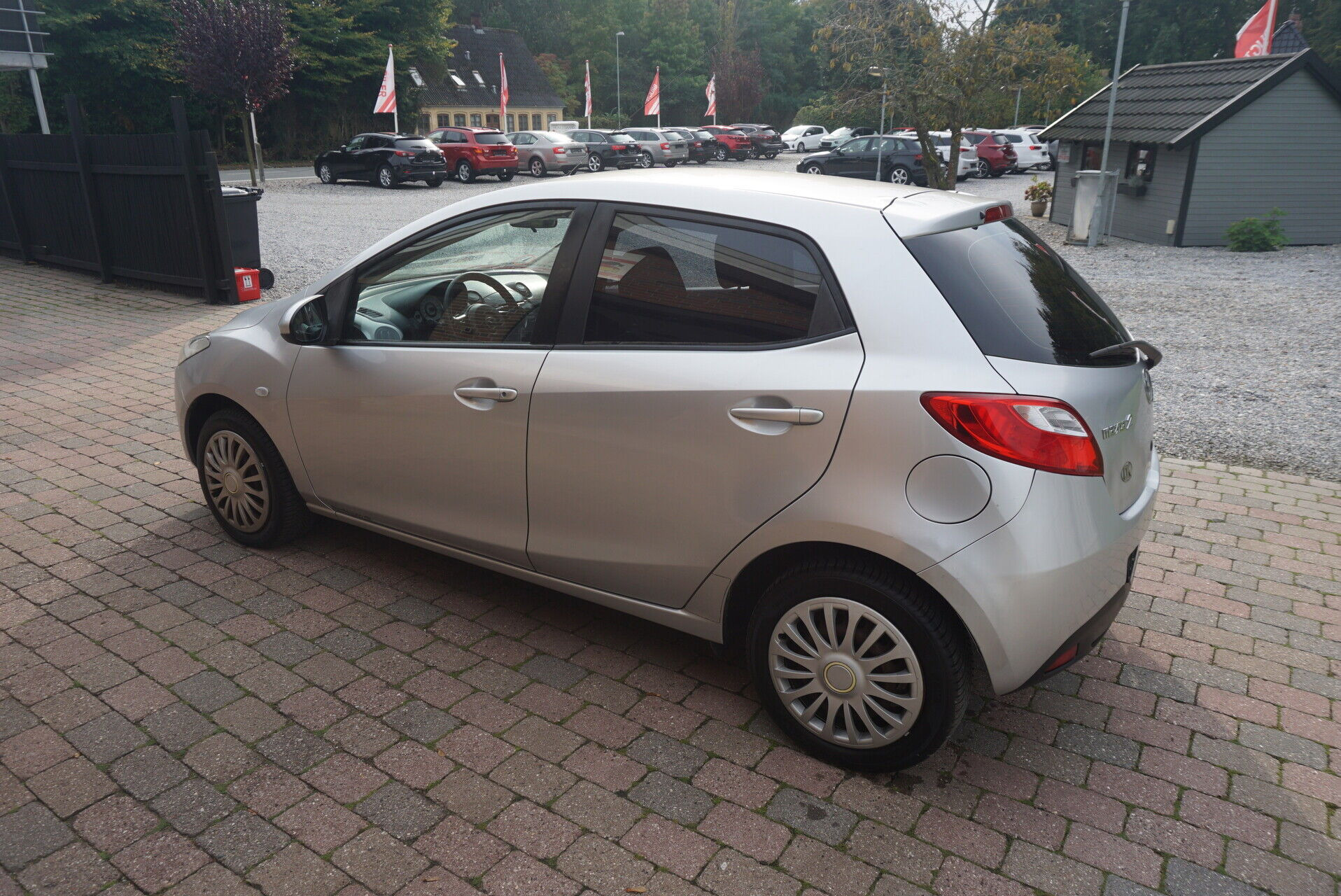 Sølv Mazda 2 fra 2009