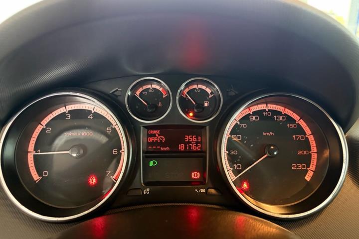 undefined Peugeot 308 fra 2009