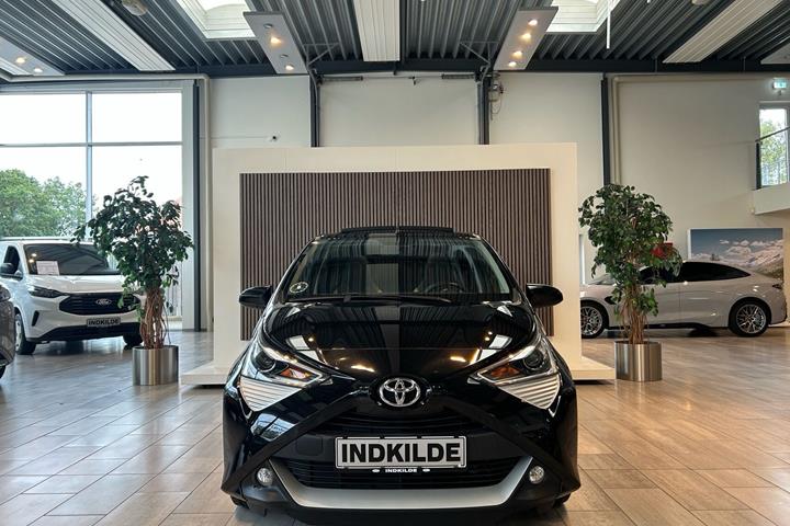Sort Toyota Aygo fra 2021
