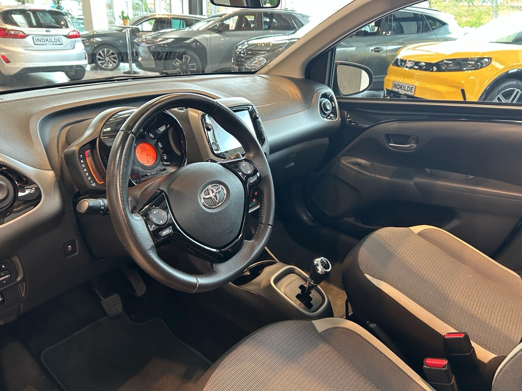 Sort Toyota Aygo fra 2021