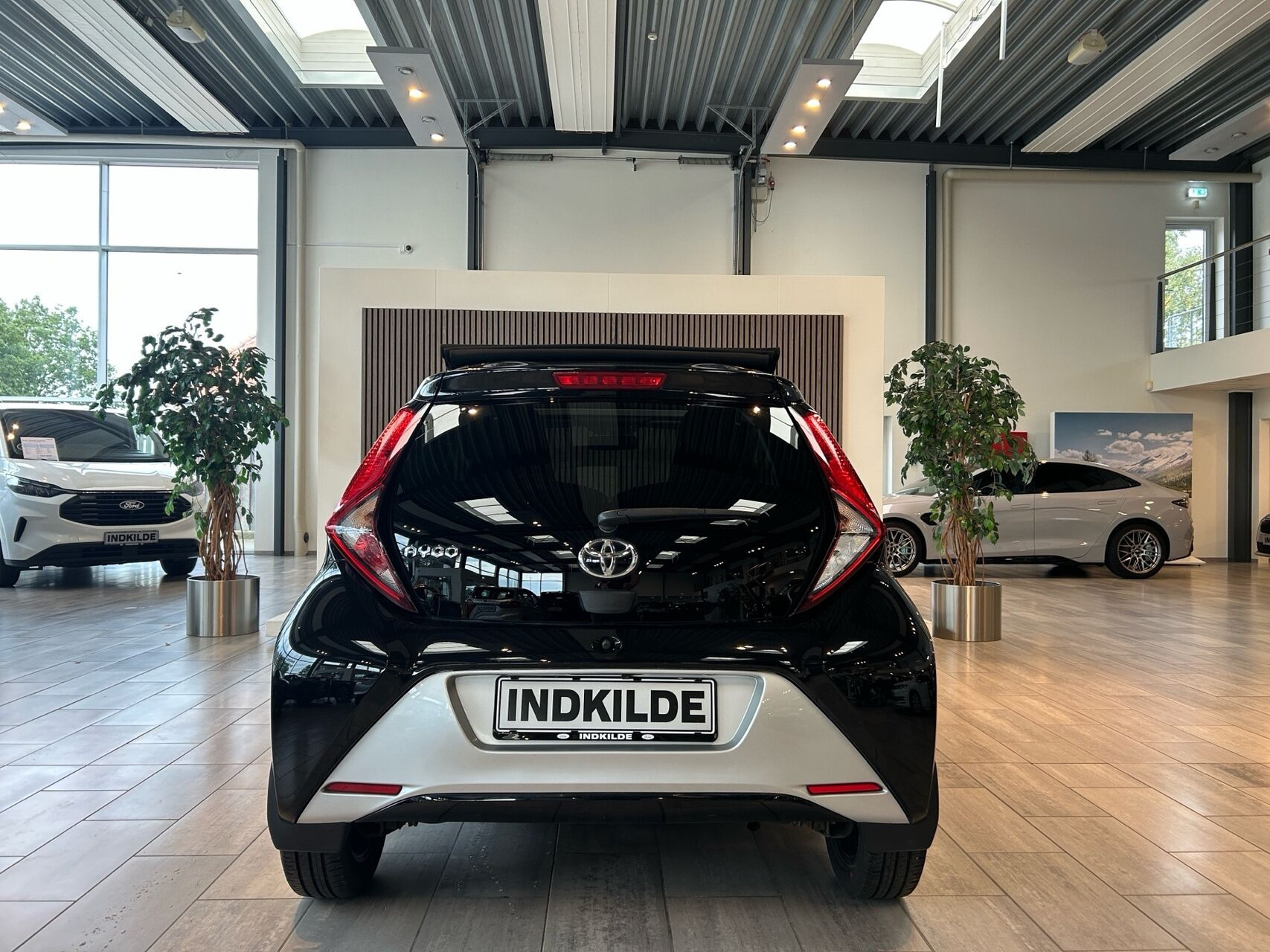 Sort Toyota Aygo fra 2021