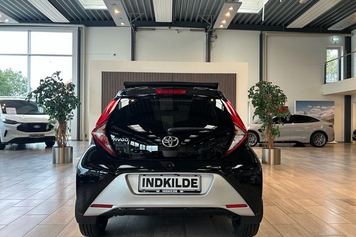 Sort Toyota Aygo fra 2021