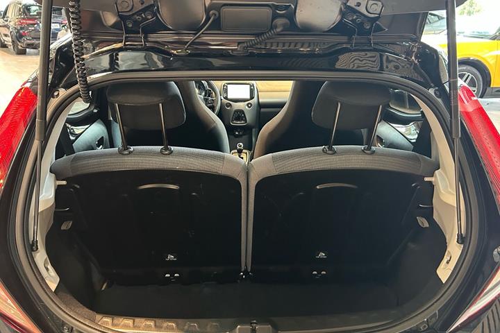 Sort Toyota Aygo fra 2021