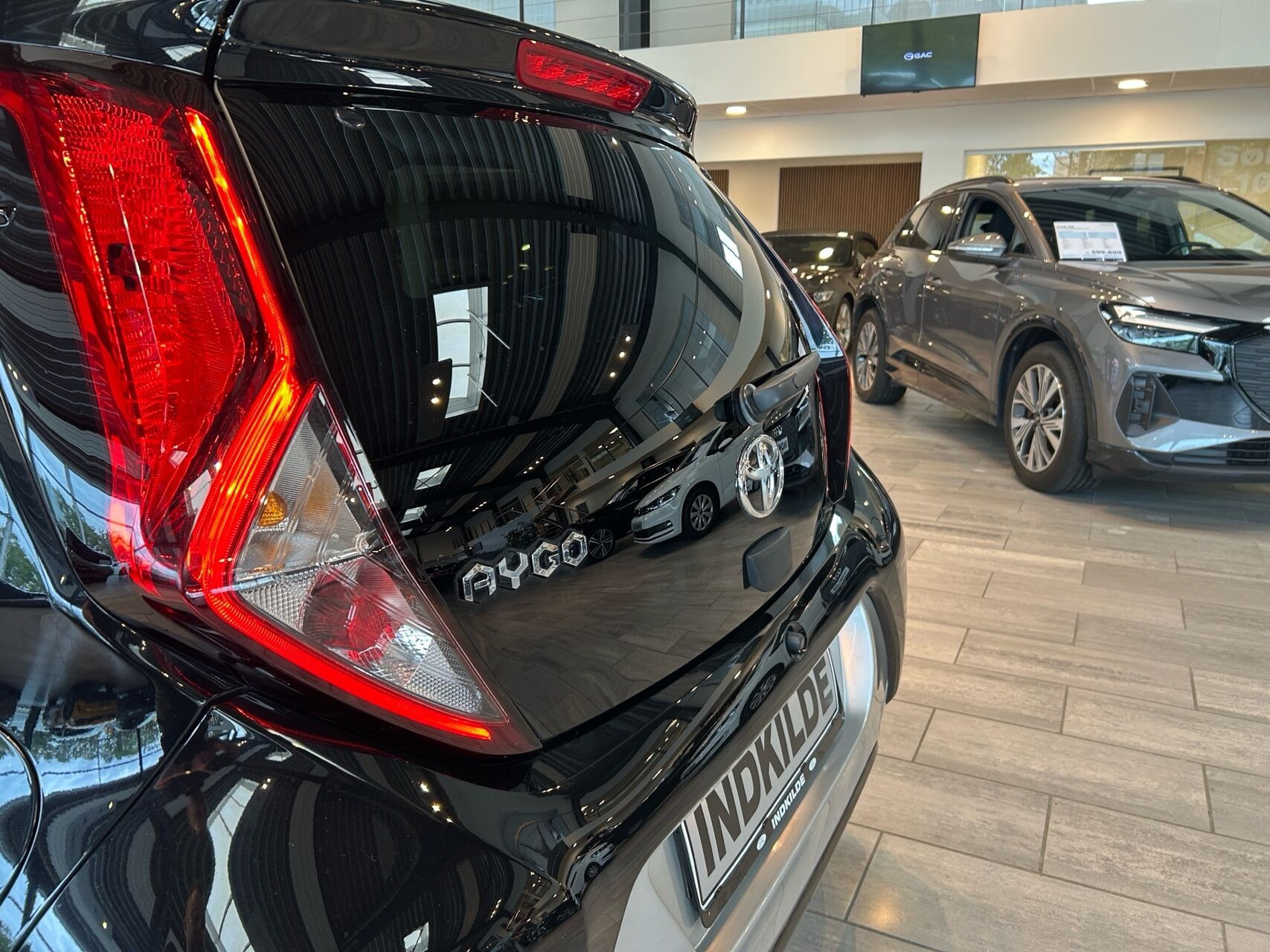 Sort Toyota Aygo fra 2021