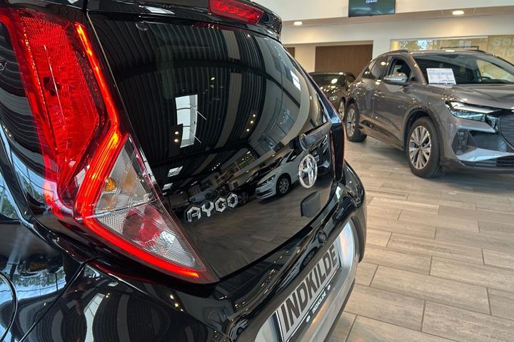 Sort Toyota Aygo fra 2021