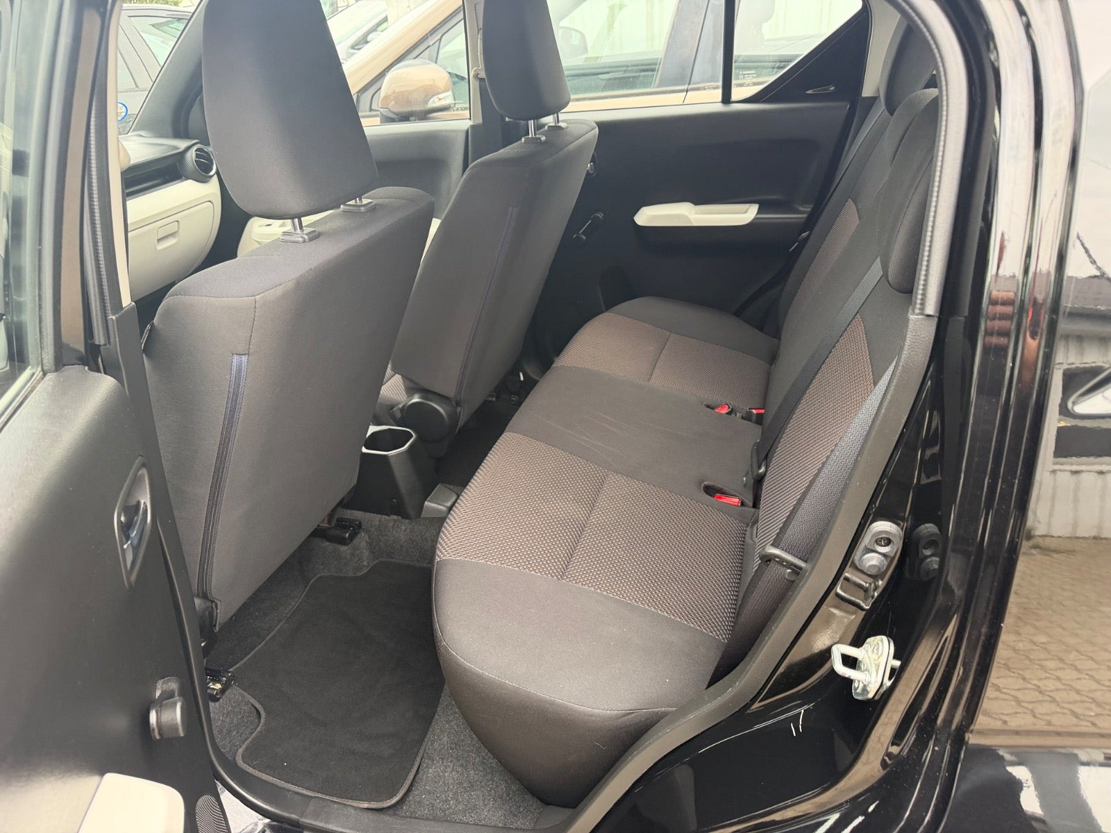 Sort Suzuki Ignis fra 2017