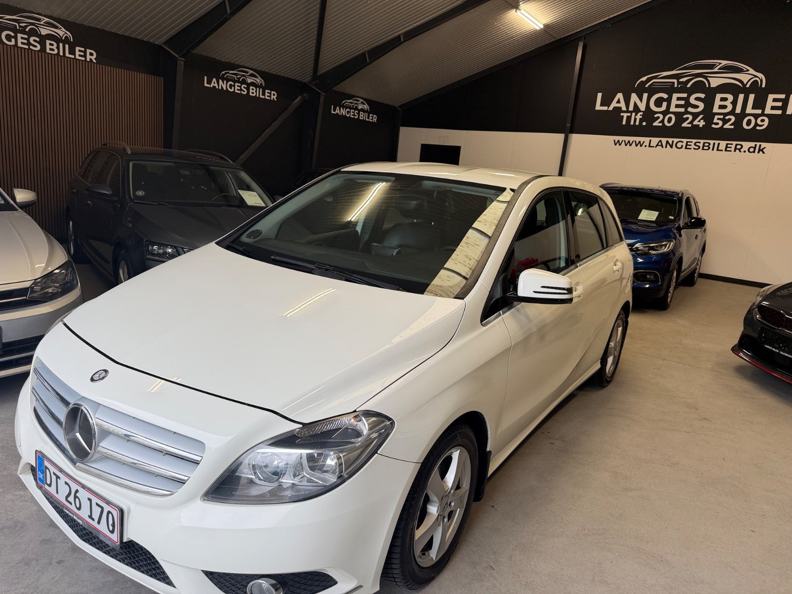 Hvid Mercedes B200 fra 2013
